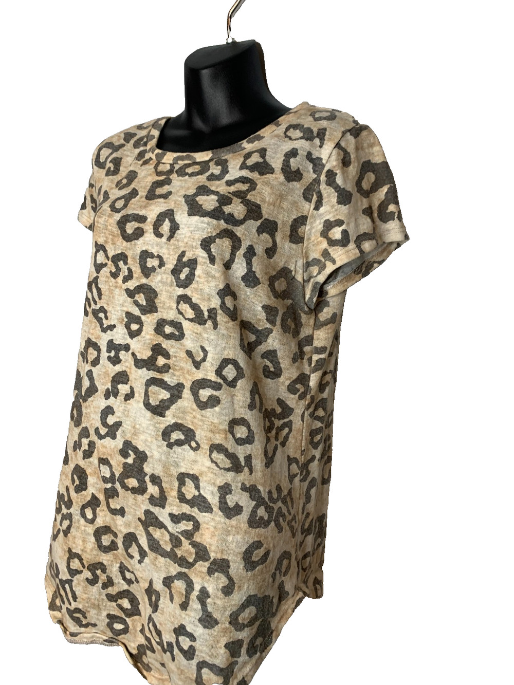 BomBom Leopard Short Sleeve Women's Large Shirt